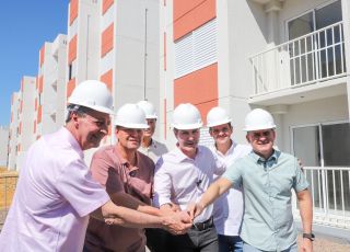 Prefeito David Almeida lidera agenda com ministro das Cidades e senadores em vistoria ao 'Minha Casa, Minha Vida' em Manaus
